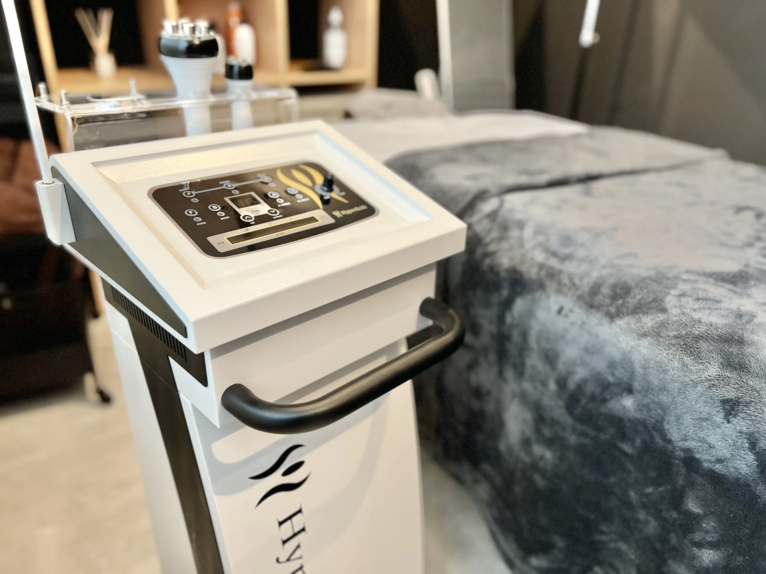 QUALITAS青山外苑前店のエステルーム施設の内装（追加視点）