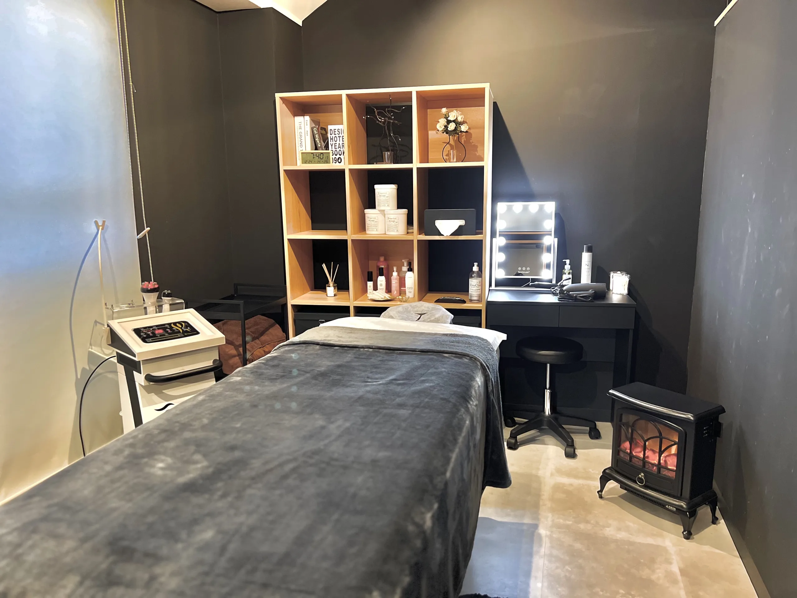 QUALITAS青山外苑前店のエステルーム施設の内装