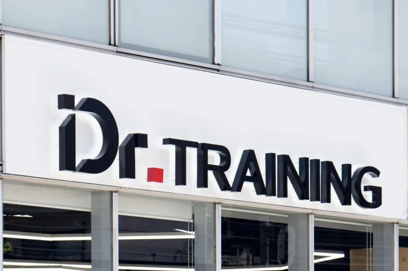 Dr.TRAININGのロゴ